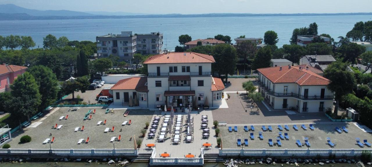 Hotel Villa Trieste 西尔米奥奈 外观 照片
