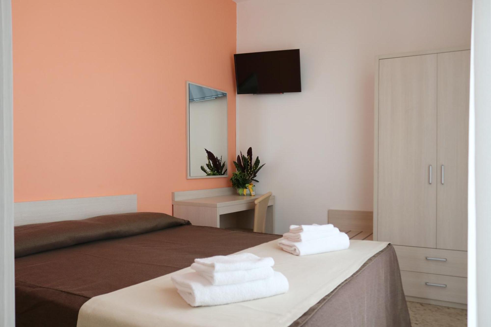 Hotel Villa Trieste 西尔米奥奈 客房 照片