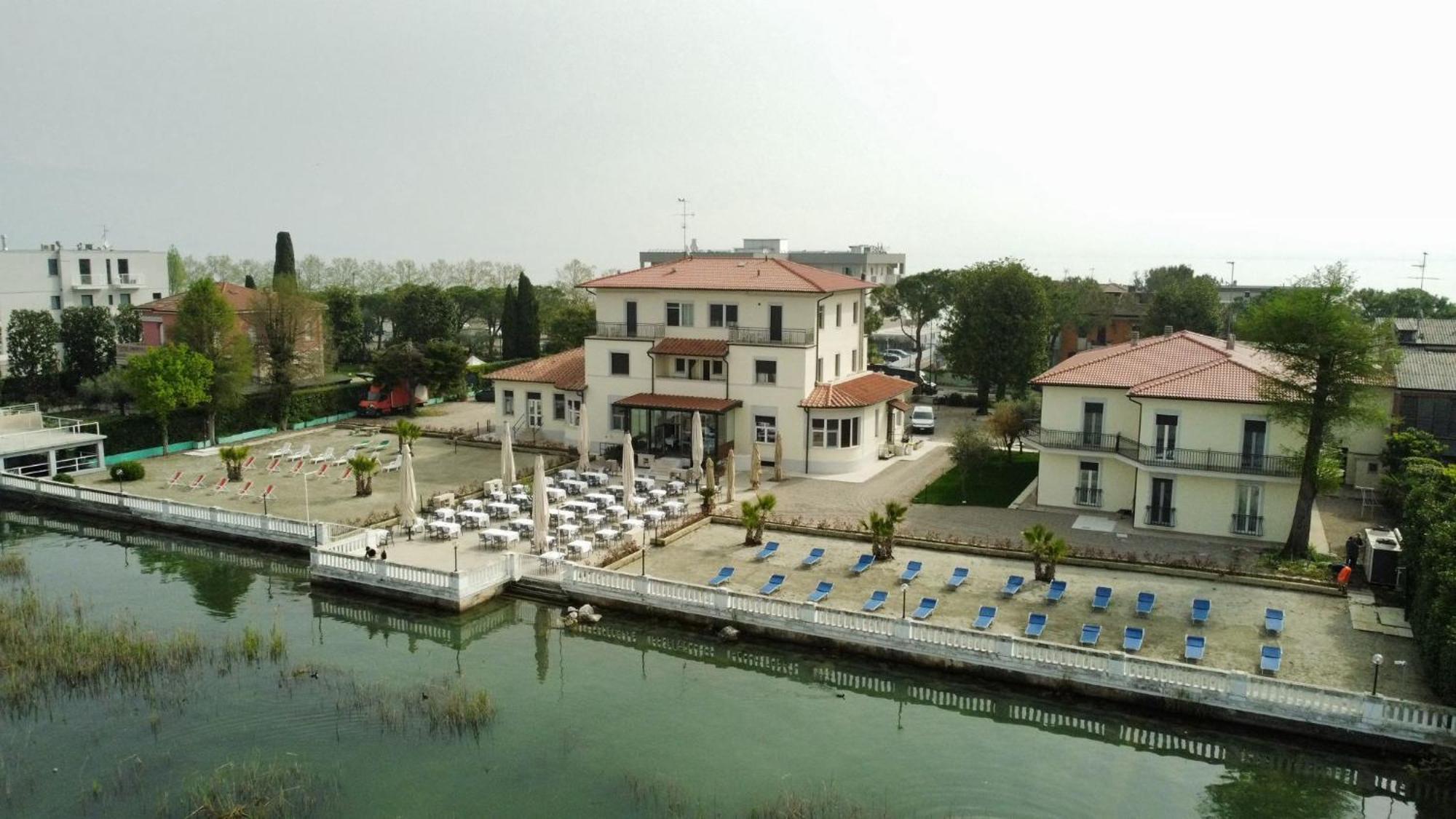 Hotel Villa Trieste 西尔米奥奈 客房 照片