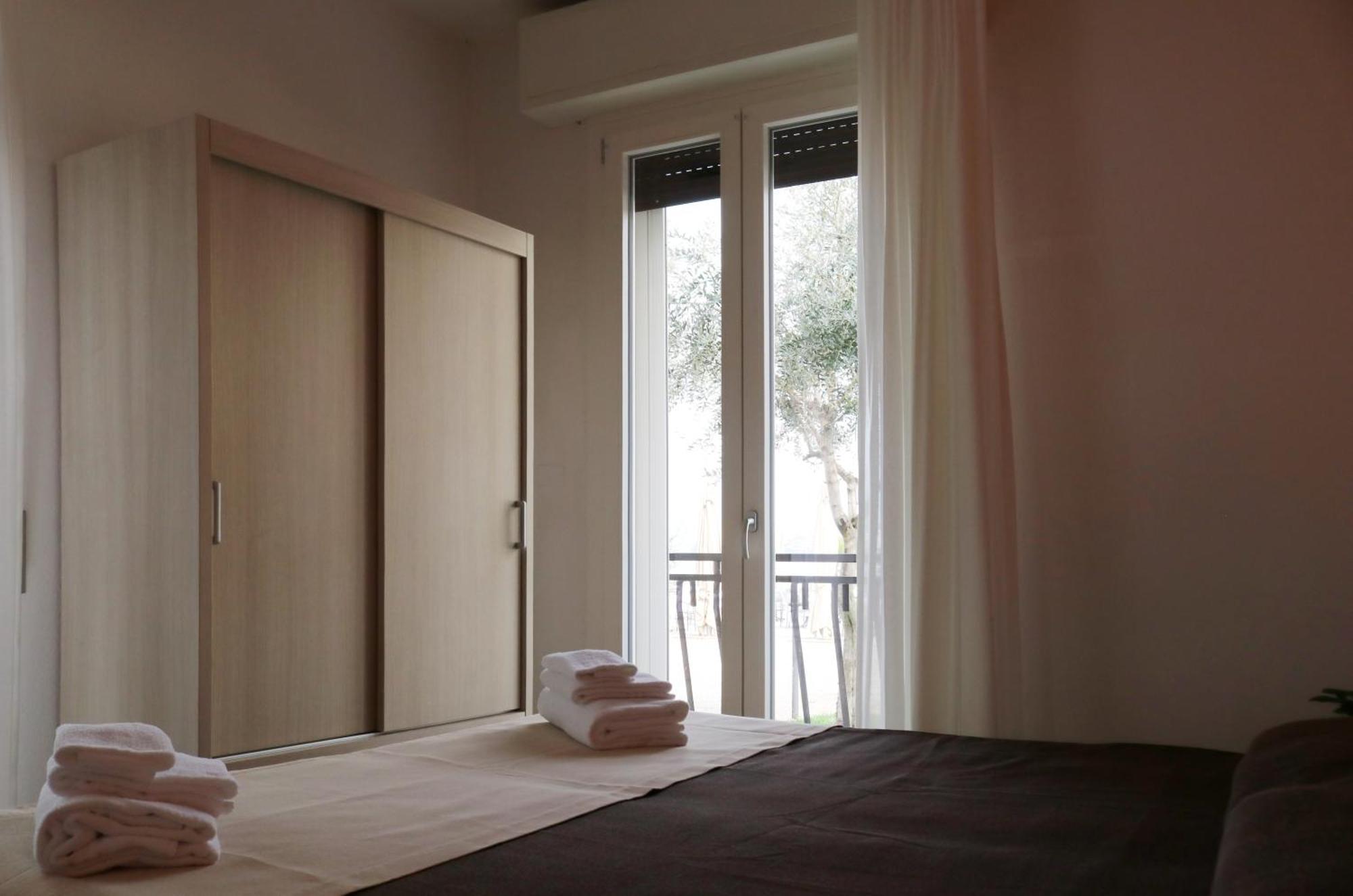 Hotel Villa Trieste 西尔米奥奈 客房 照片