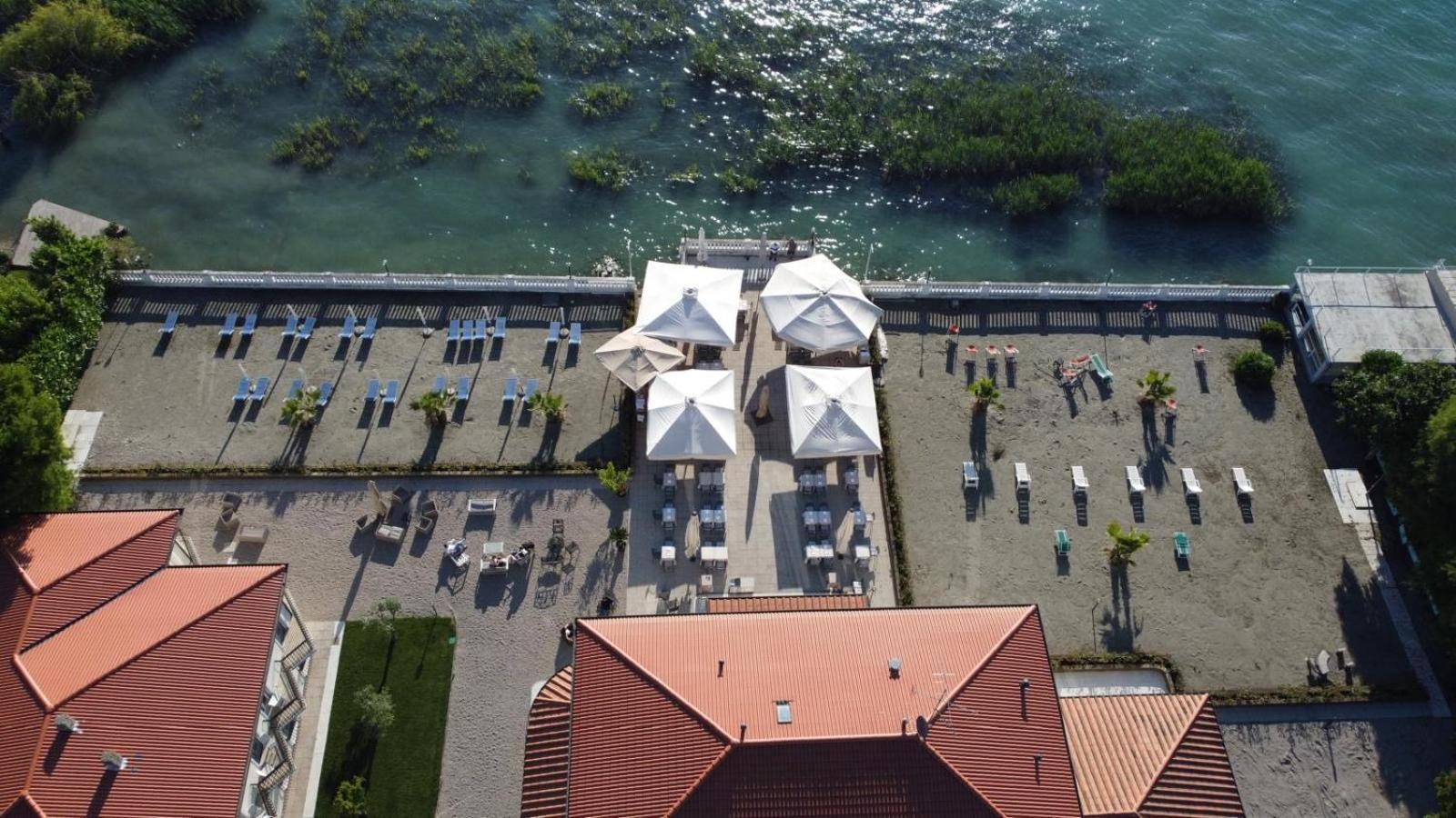 Hotel Villa Trieste 西尔米奥奈 外观 照片